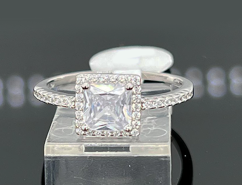 Silver Ladie Ring