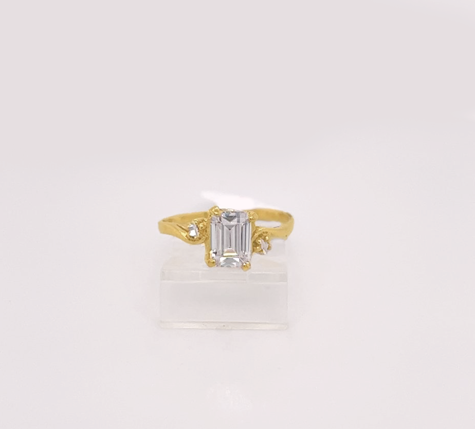Gold Ladie Ring