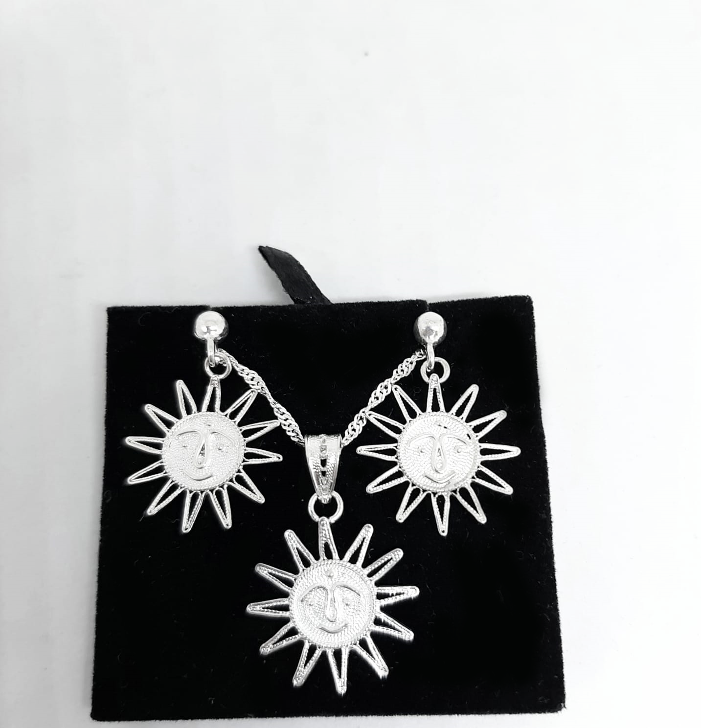 Silver Ladie Chain Set